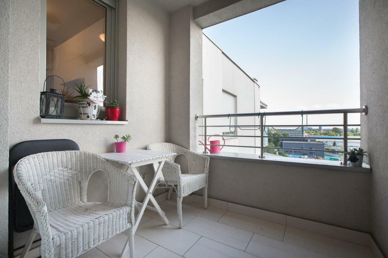 זאגרב Cozy & Modern Studio With Balcony מראה חיצוני תמונה