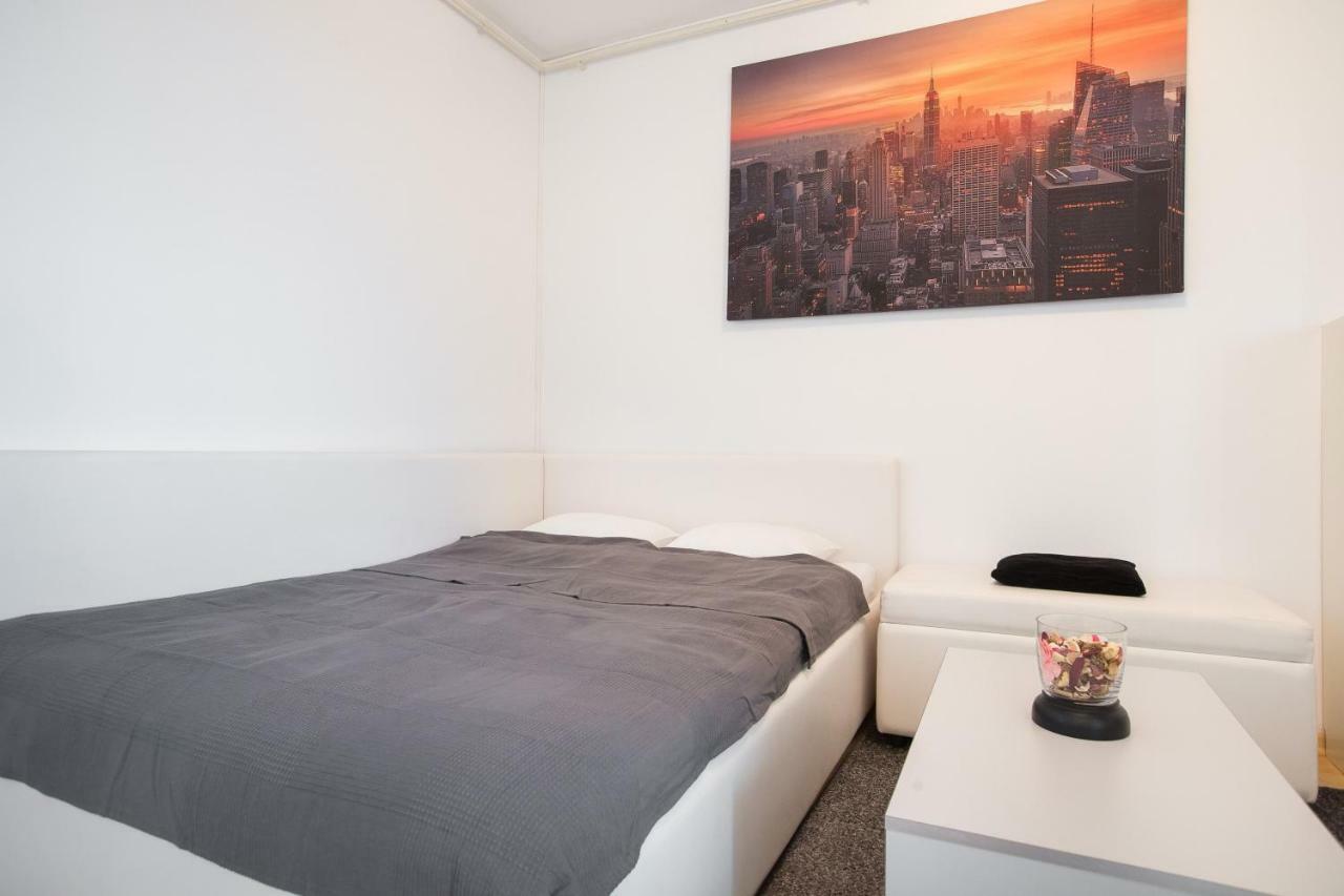 זאגרב Cozy & Modern Studio With Balcony מראה חיצוני תמונה